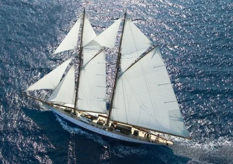 Подросток погиб при падении на "Germania Nova"