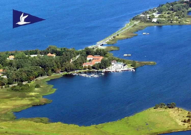 Парусный клуб выгнали