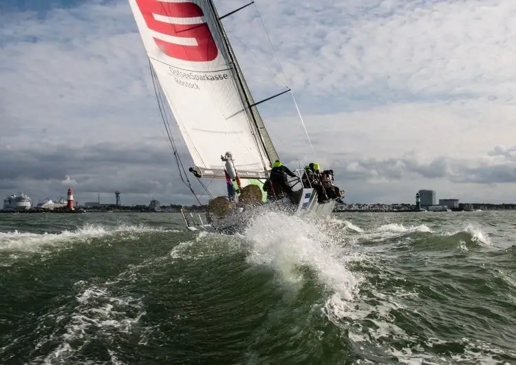 Бывший Volvo 60 чуть ниже 15-летнего рекорда