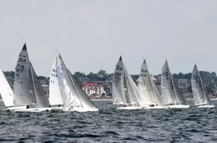 Kieler Woche 2.4mR флот Kieler Woche 2.4mR флот