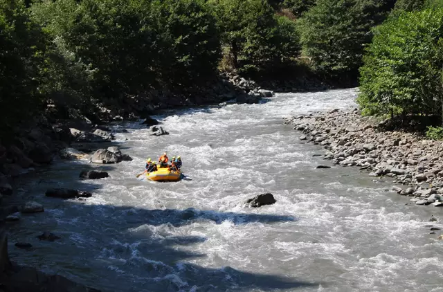 Практика рафтинга в Мадриде