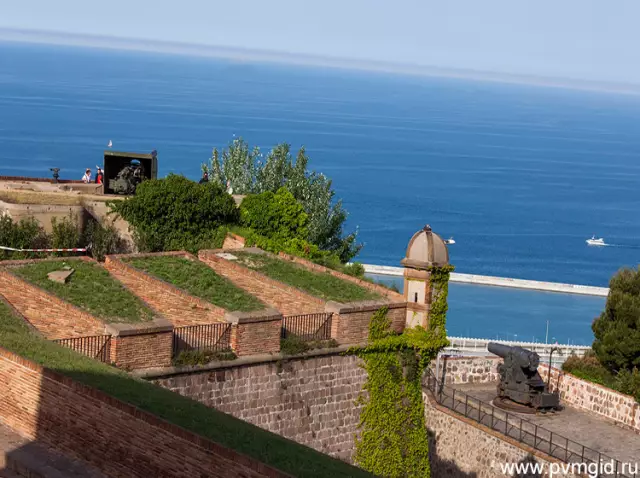 Замок Монжуик в Барселоне