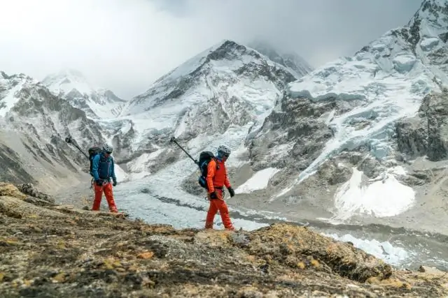 Непал запрещает одноразовые пластмассы на Mt. Эверест после удаления 11 тонн мусора