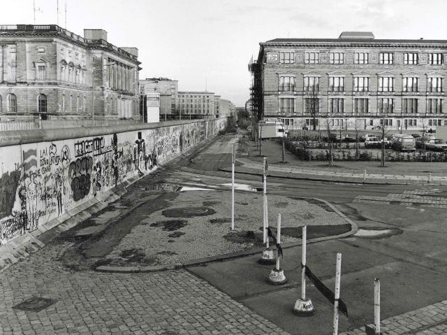 Пограничная стена, которая была: Фестиваль Берлинской стены отмечает 30-летие падения