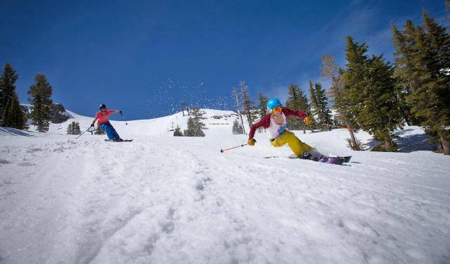 Ski Into Spring на лучших лыжных трассах в теплую погоду