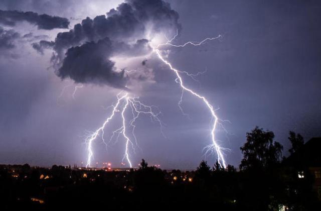 Мальчик встречает мир: два маловероятных путешественника борются за классический новозеландский поход