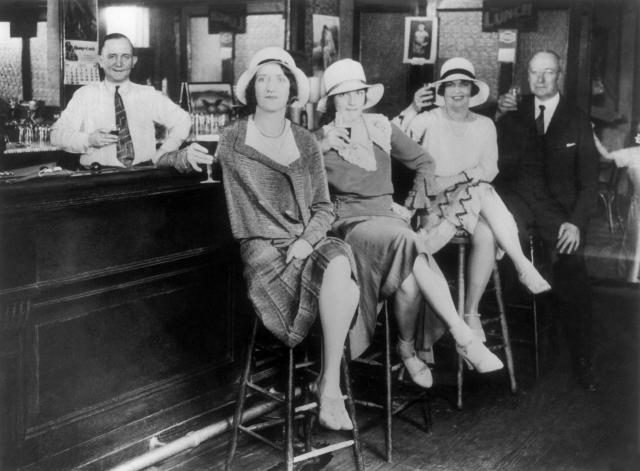 Пейте как Капоне в подвале Speakeasy в Лас-Вегасе