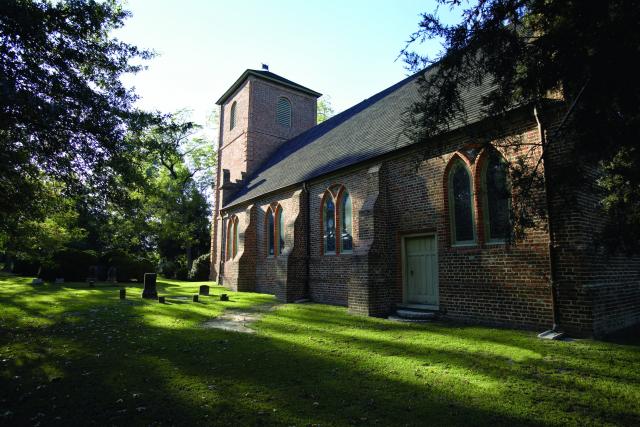 Как группа американцев работает над спасением самой старой церкви в Париже