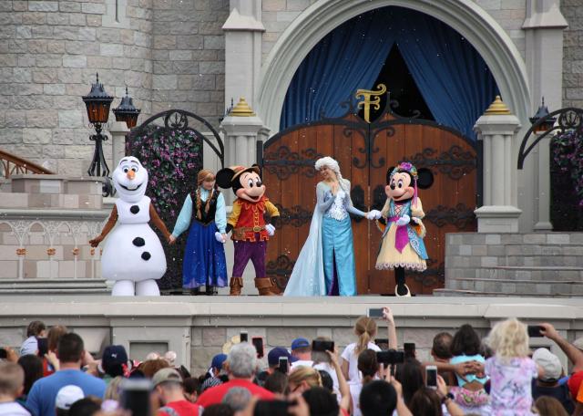 Лучший способ заняться Диснейлендом с маленькими детьми - это не то, что вы думаете