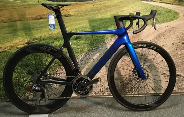 Гигантский Propel Advanced SL 0 Disc - это абсолютный велосипед Aero Road