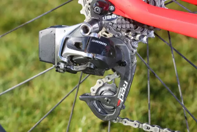 Внимательный взгляд на новый 12-скоростной набор групп eTap от SRAM