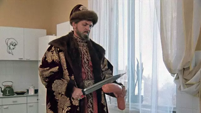 Доппман сбегает на сцену и ведет