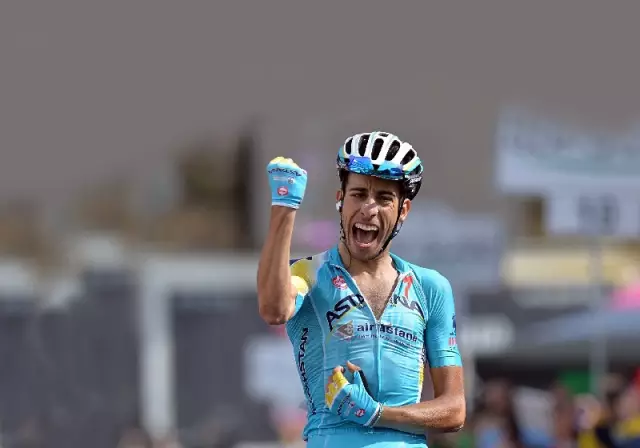 Фабио Ару возглавляет команду Объединенных Арабских Эмиратов - Giro d "Italia шорты