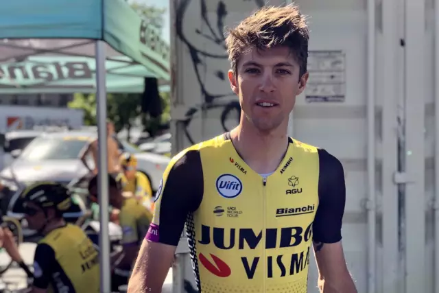 Джордж Беннетт показывает признаки формы Giro d "Italia на Туре по Альпам