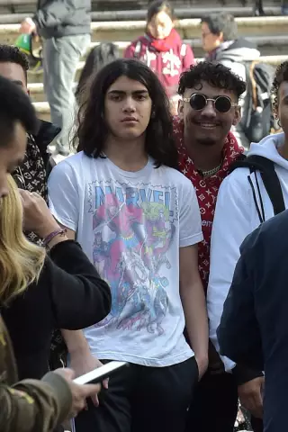 Раннее завершение Livestrong ведет Льюиса по неожиданным дорогам