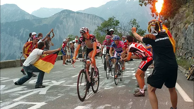 Шорты Тур де Франс: самолеты Contador и Tinkoff-Saxo в Йоркшир