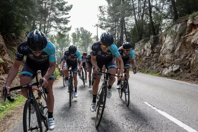Фон Хофф подписывается на ONE Pro Cycling