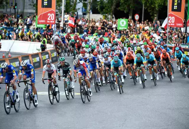 Vuelta a Espana: Латур показывает потенциал Гранд-тура с победой на сцене Альто-де-Айтана