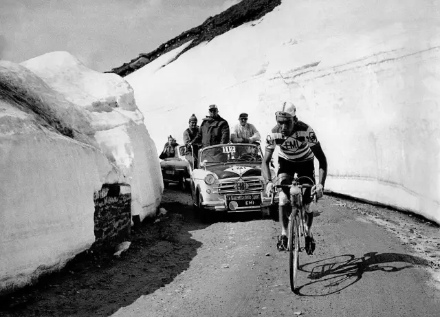 Giro d "Italia: Гилберт выигрывает 18-й этап в Вербании