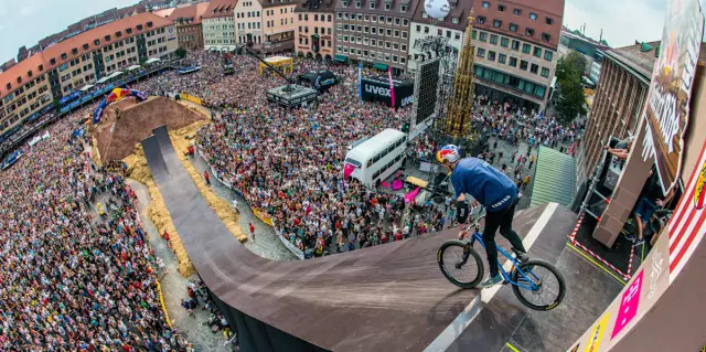 62 000 оголтелых фанатов посетили Red Bull District Ride