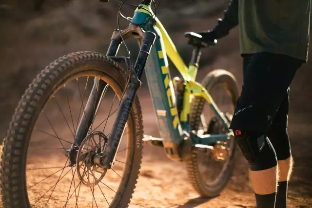 RockShox выпускает доступное золото