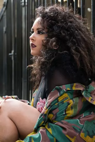 Fashion blogger natascha cox приносит девушке силу следующему поколению