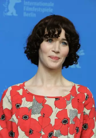 Miranda july открывает межрелигиозный благотворительный магазин внутри лимузинов