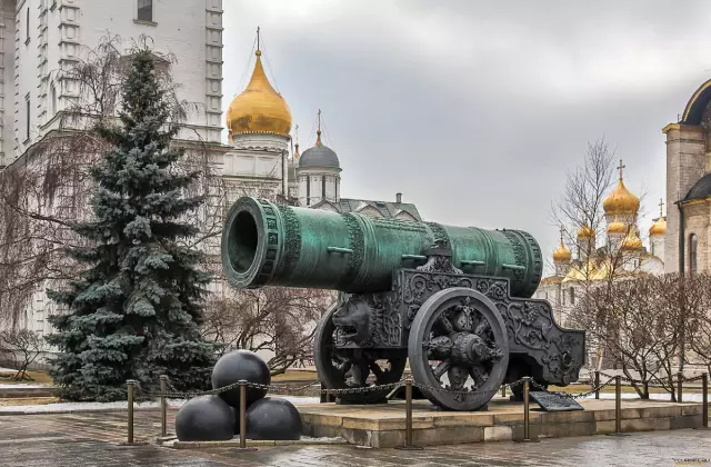 10 основных достопримечательностей в Москве