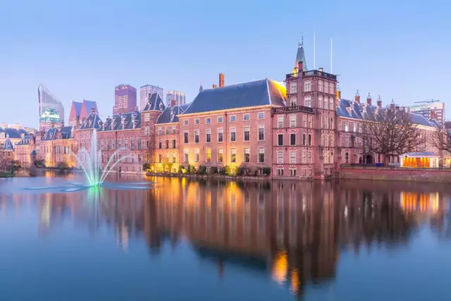 20 должны посетить достопримечательности в leeuwarden, нидерландах