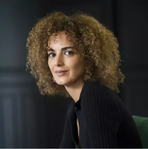 Leïla slimani выигрывает самую престижную литературную премию франца, приз goncourt