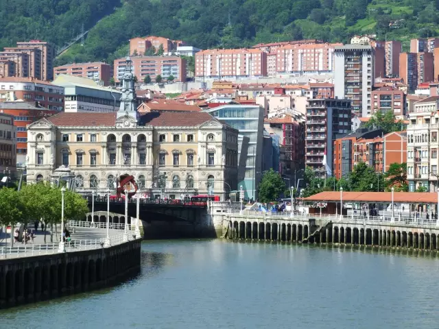 10 лучших вещей, чтобы увидеть и сделать в casco viejo, bilbao