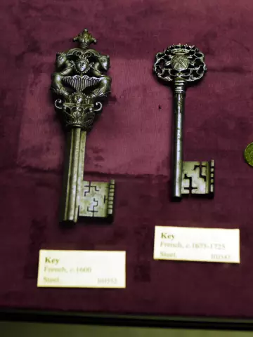 Где можно найти классическую французскую кухню в Париже, Франция