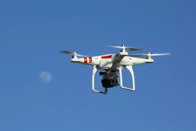 Drone показывает прогресс «мега-космического корабля» яблока