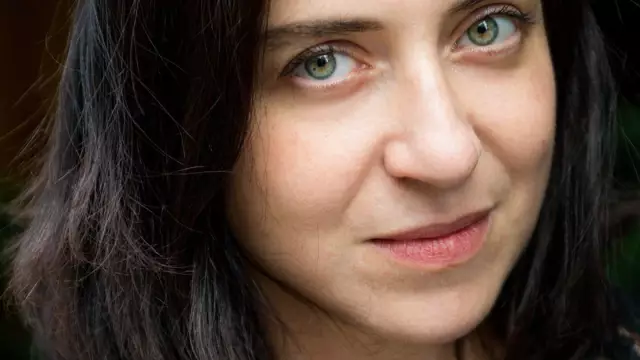 Новое стихотворение lucy ives о романном письме имеет неожиданные выводы