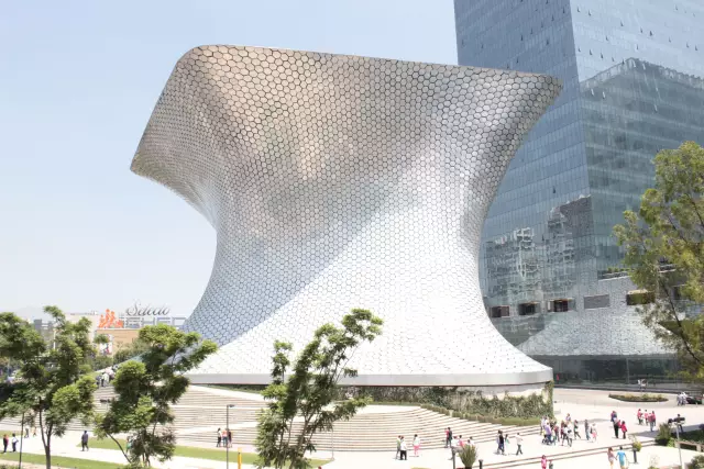 Почему museo soumaya - это мексиканский город