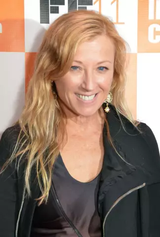 Cindy sherman: королева маскарада у мамы