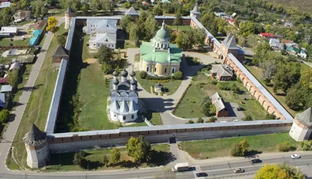 10 романтических поездок за покупками в малые города