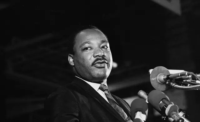 Пятна, чтобы Следить за Жизнью MLK
