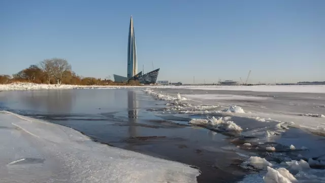 4 бара рядом с Сингапурским Дискавери Центром, чтобы обсудить технологию за напитком