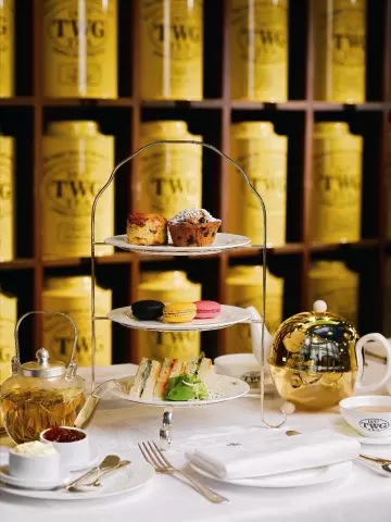 Час чая с TWG Tea и Marks & Spencer