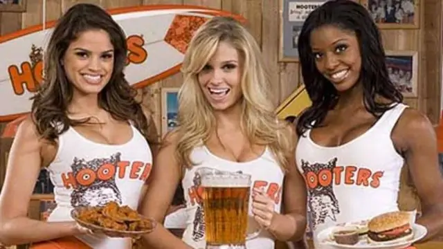 Почему все Hooters закрываются?
