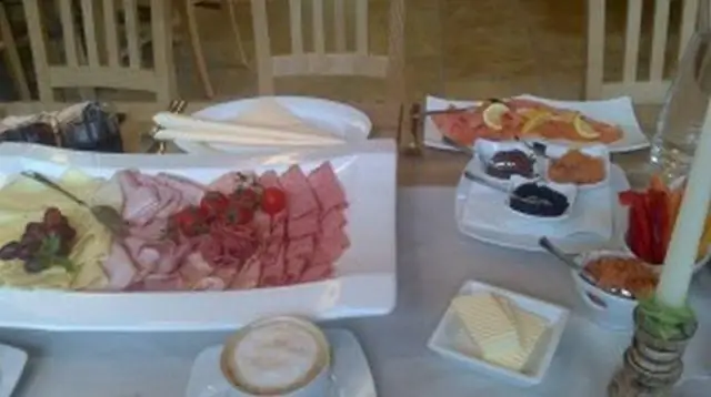 Есть ли у Кеке доставка завтрака?