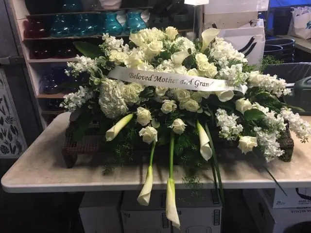 Сколько стоят цветочные композиции на похороны?