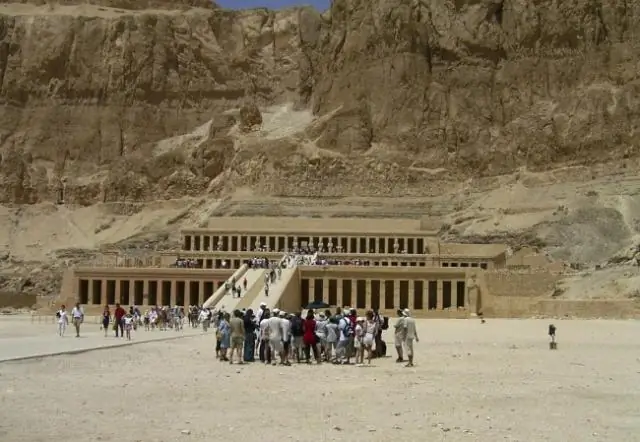 Когда был построен заупокойный храм Хатшепсут?