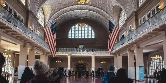 Кто основал остров Эллис?