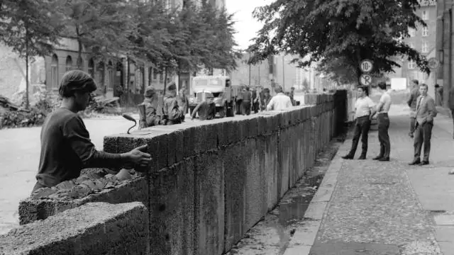 Что произошло во времена Берлинской стены?