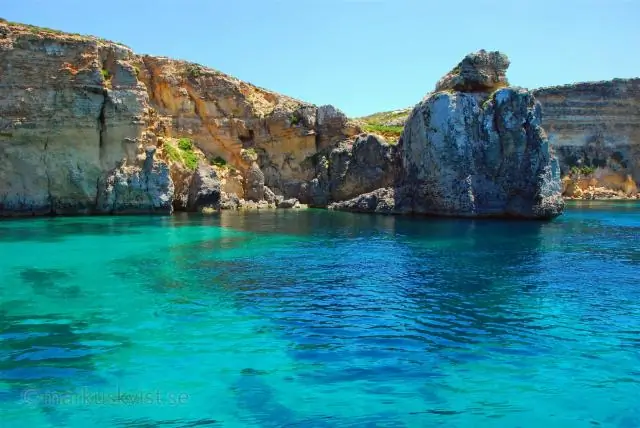 Поет ли Эмбер в лаке для волос?