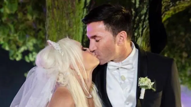 Как вы отмечаете 4-ю годовщину свадьбы?