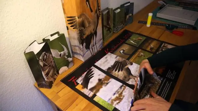 Как превратить старые календари в подарочные пакеты?