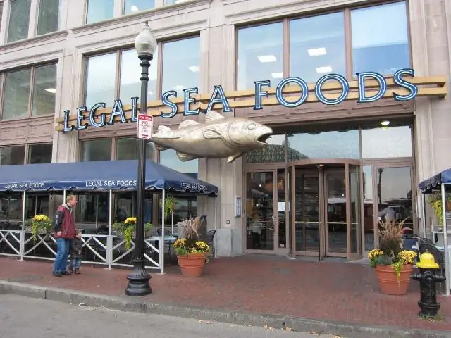 Почему Legal Seafood называется Legal Seafood?